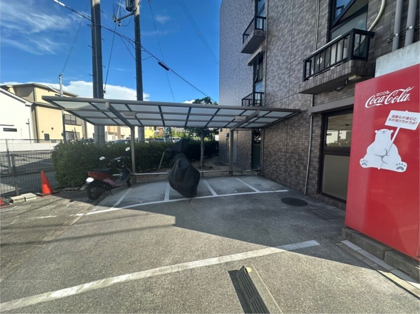 バイク置き場 ローズシャトー上山手