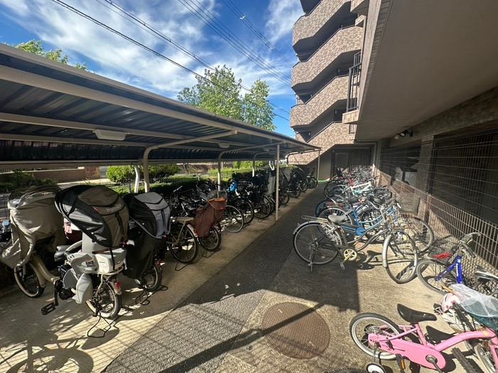 駐輪場 ローズシャトー上山手