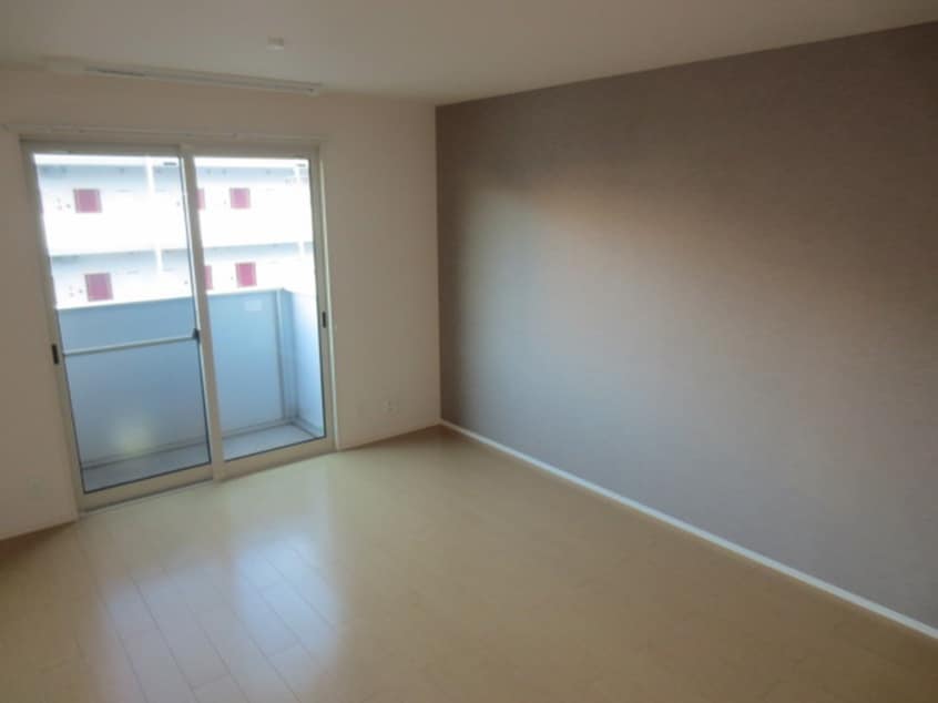 居室 ファミ－ルコ－ト名谷