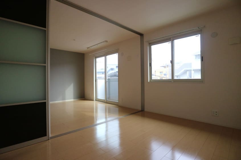 居室 ファミ－ルコ－ト名谷