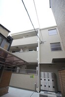 ラモーナ鶴橋の外観