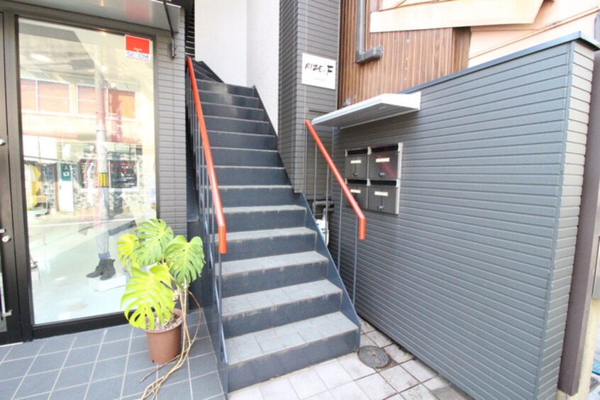 エントランス部分 ライズＦ