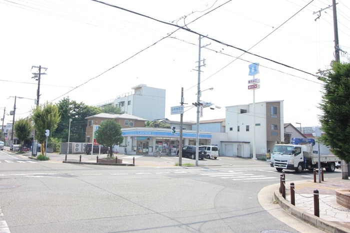 ローソン堺少林寺町西店(コンビニ)まで400m カーサ彦