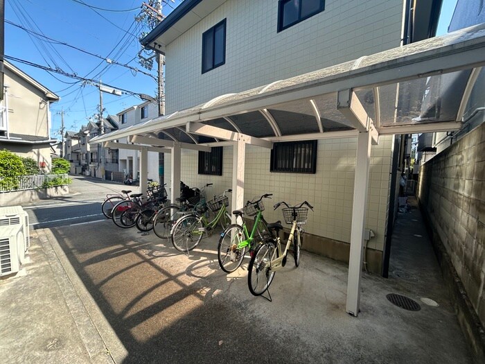 駐輪場 ローレルコート弐番館