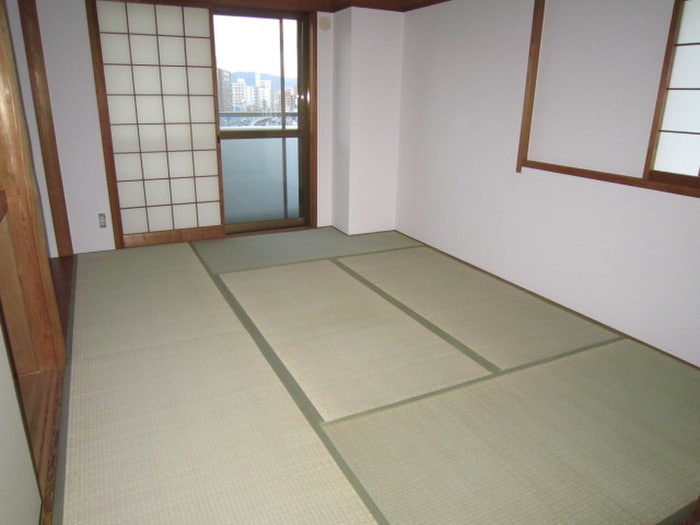 居室 緑地公園第３千里ハイツ