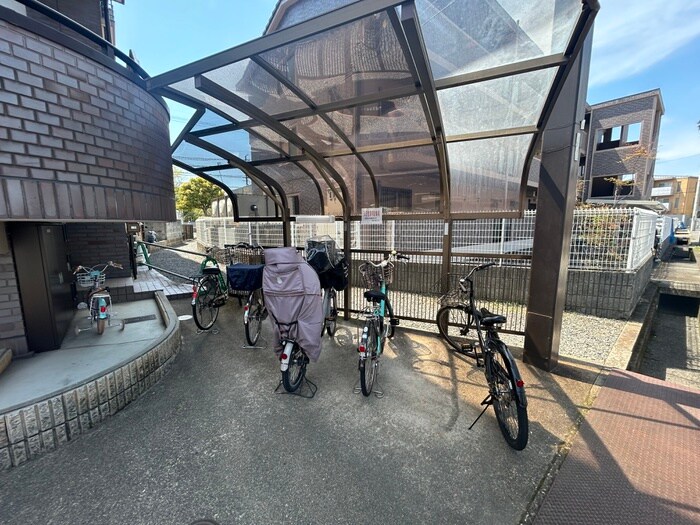 駐輪場 アビタシオン川島