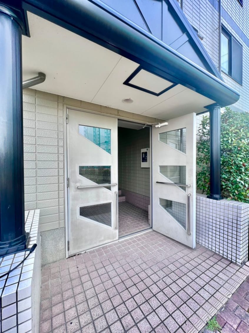 エントランス部分 ビューラーフジキ