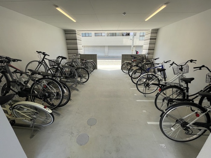 駐輪場 リブネスコート大阪大学前