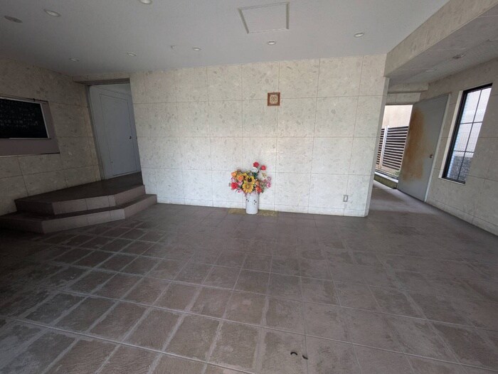 エントランス部分 ラ・テ－ル西田弐番館