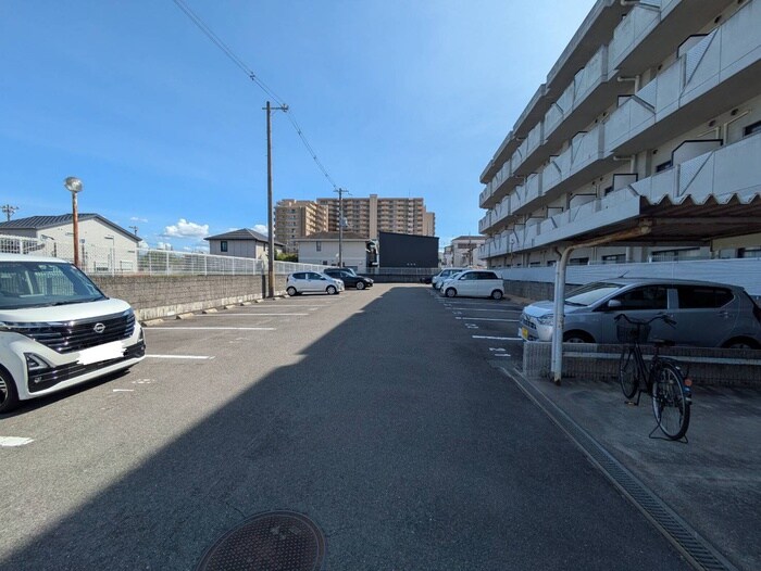 駐車場 ラ・テ－ル西田弐番館