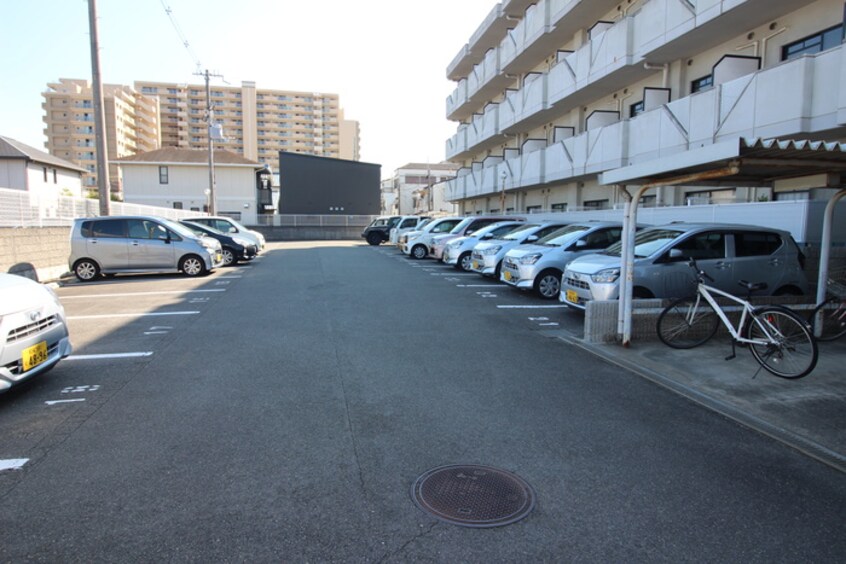 駐車場 ラ・テ－ル西田弐番館