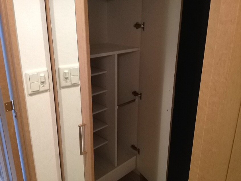 靴箱 ロイヤルヒル神戸三宮Ⅱ(1002)