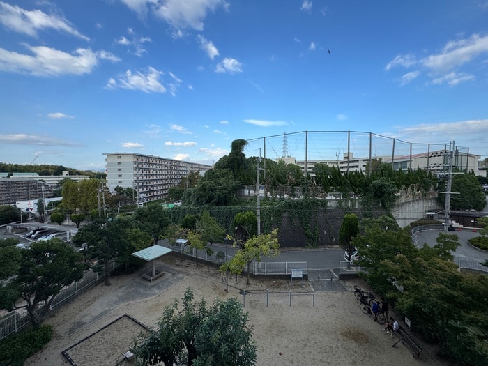 室内からの展望 ｳﾞｨﾙﾇ-ﾌﾞ緑地公園ﾉ-ｽﾋﾙ(５０５)