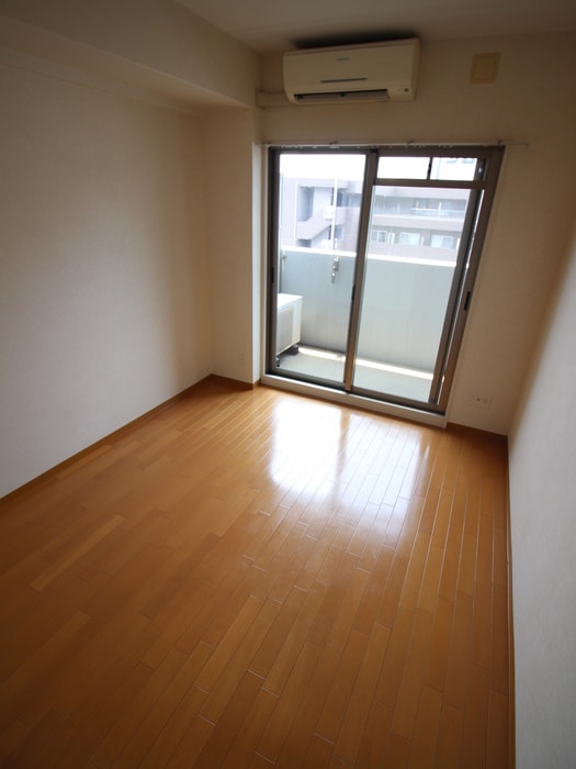 居室 エスリ－ド御堂筋梅田(1207)