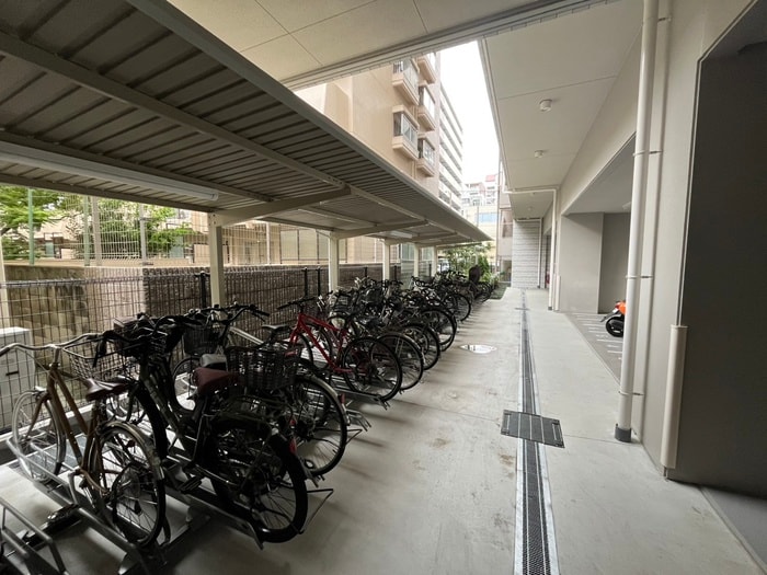 駐輪場 スプランディッド江坂Ⅲ