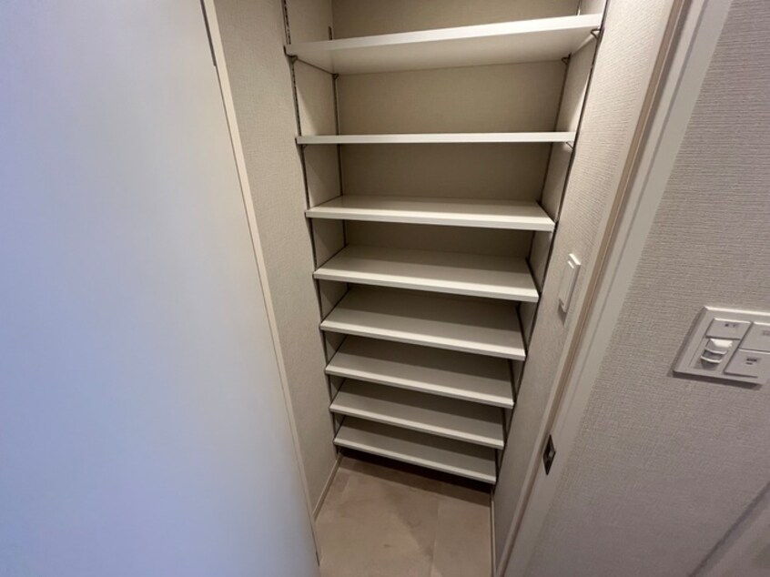 靴箱 スプランディッド江坂Ⅲ