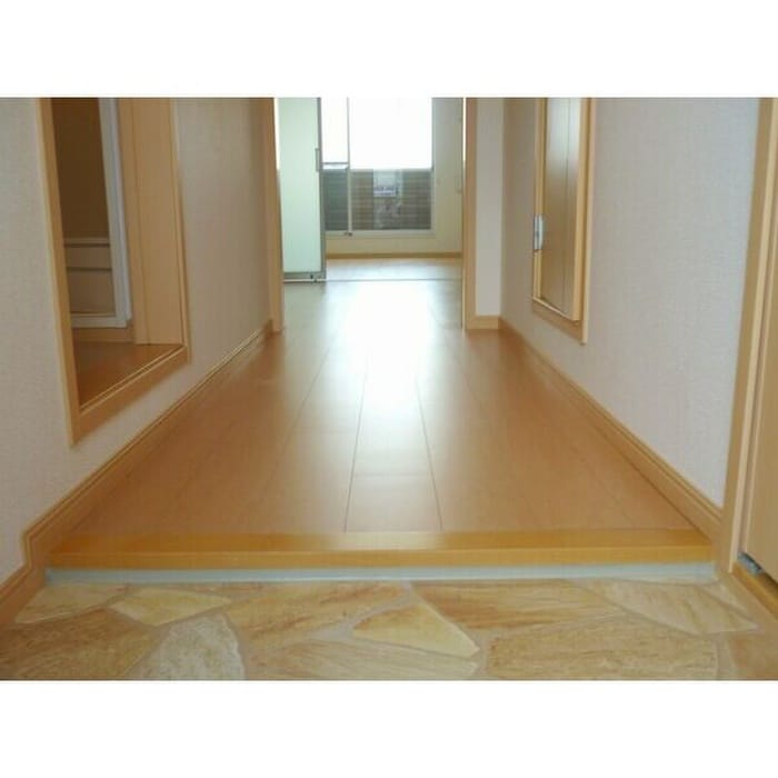 廊下 アベリア高倉