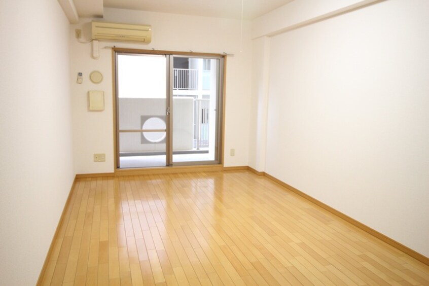 居室 レジディア三宮東