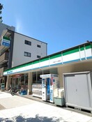 ファミリーマート(コンビニ)まで125m ｿﾙﾃﾗｽ大阪BAYSTATIONSIDE(208)