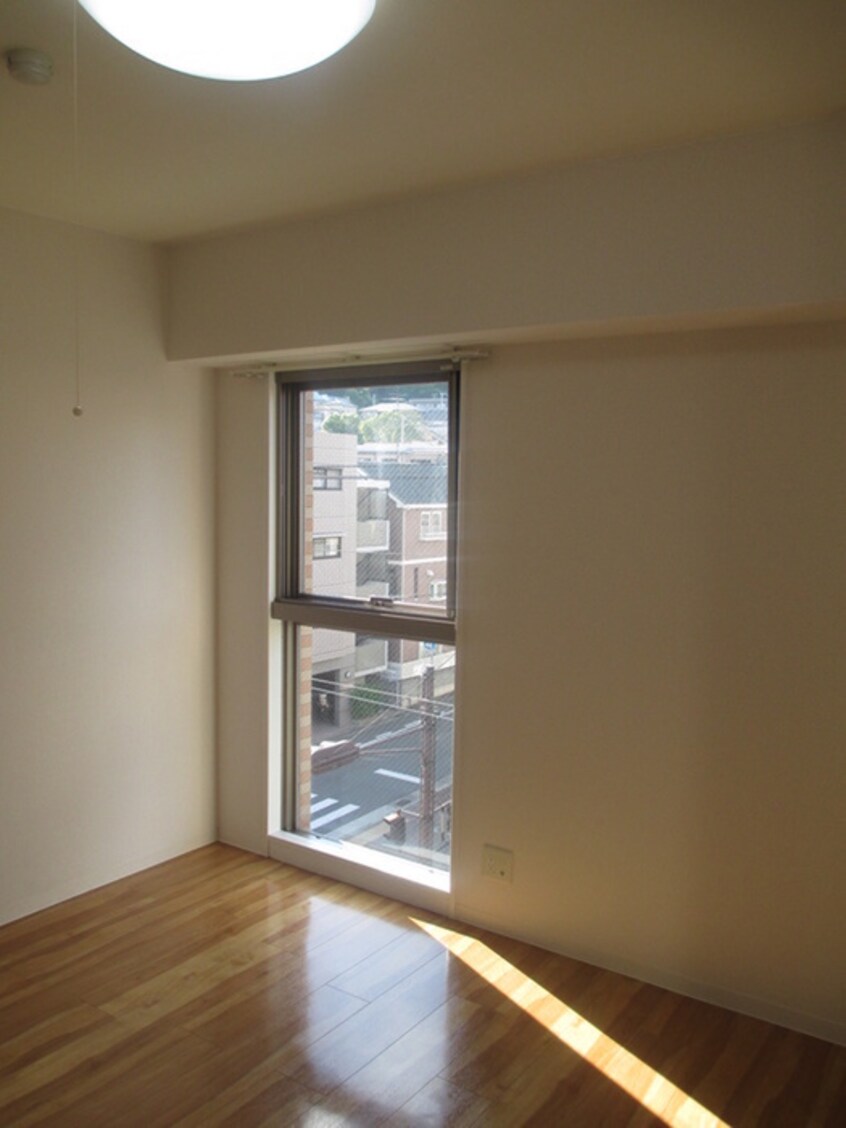 居室 ラ・ウェゾン上沢