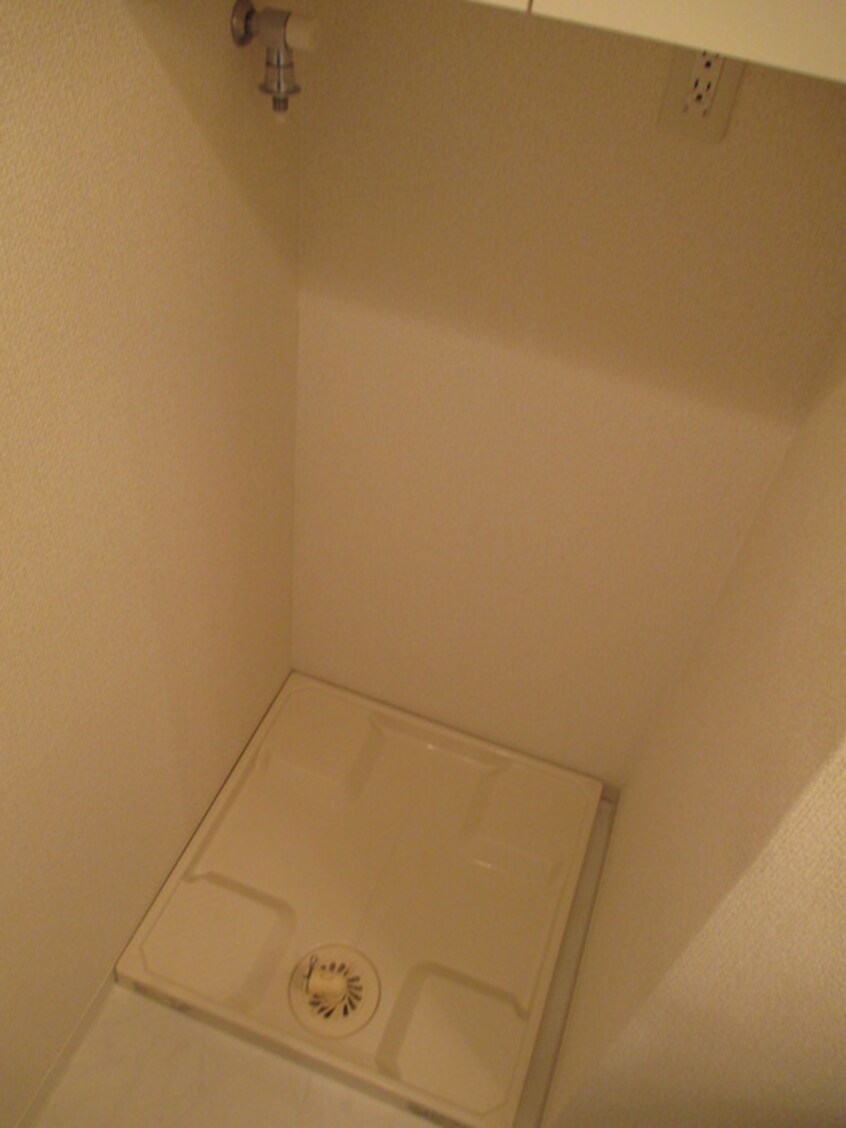 洗濯機置場 ラ・ウェゾン上沢