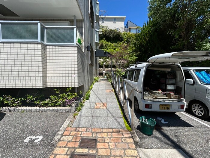 エントランス部分 ヴェルドミール逆瀬川