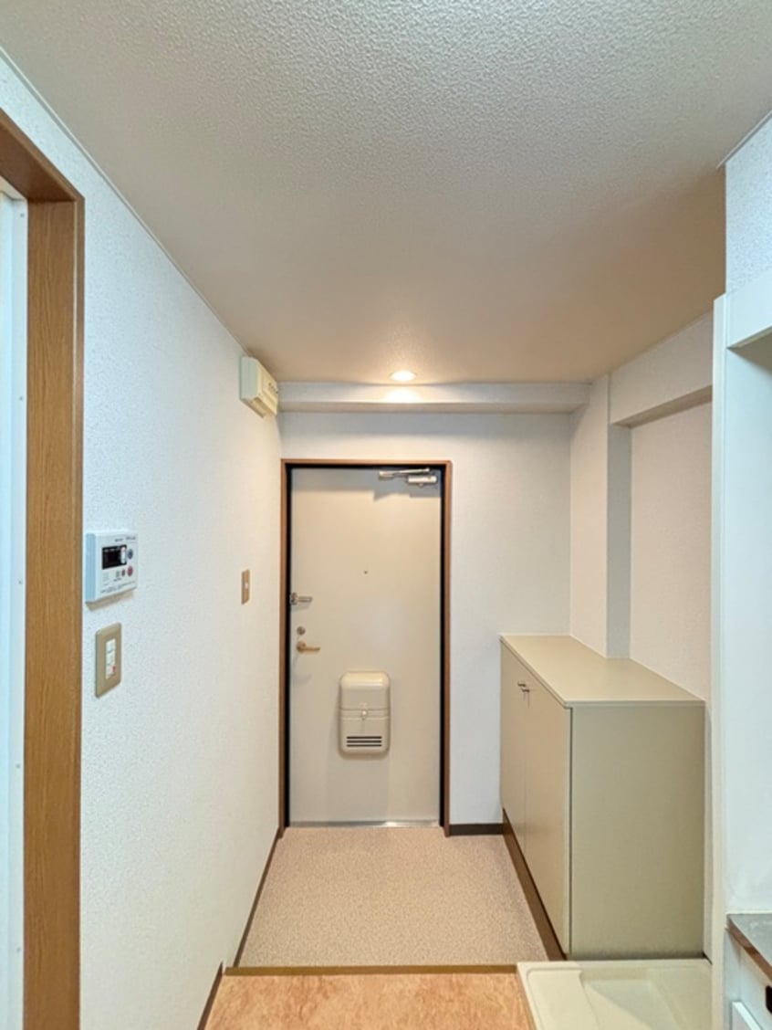 玄関 イル・ニードミラ