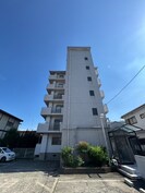 ルネアルマーニの外観