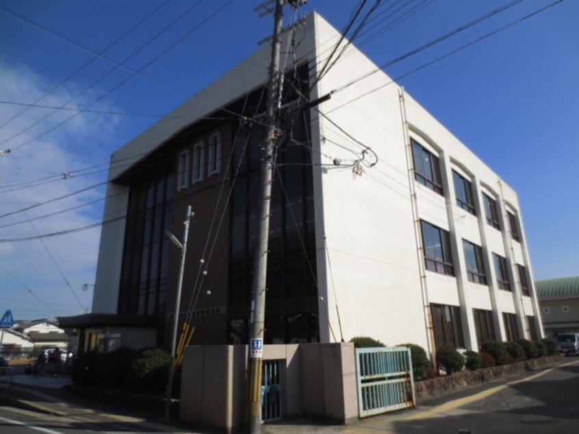 八幡市民図書館(図書館)まで582m プレアール八幡