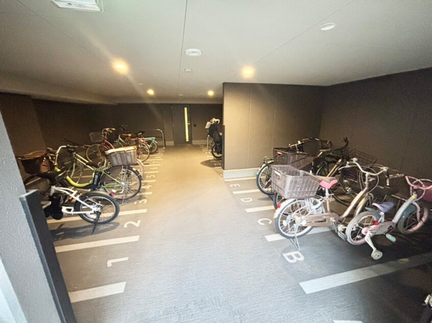 駐輪場 ジオ京都姉小路(204)