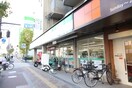 ファミリーマート長居４丁目店(コンビニ)まで290m 長居岡本マンション