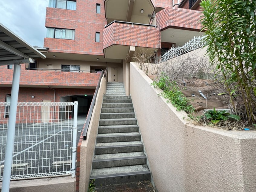 エントランス部分 ベルヴュー五月ヶ丘