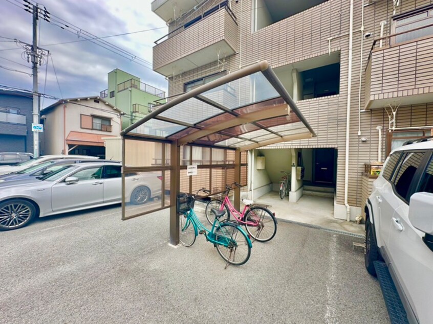 駐輪場 アルファメゾン