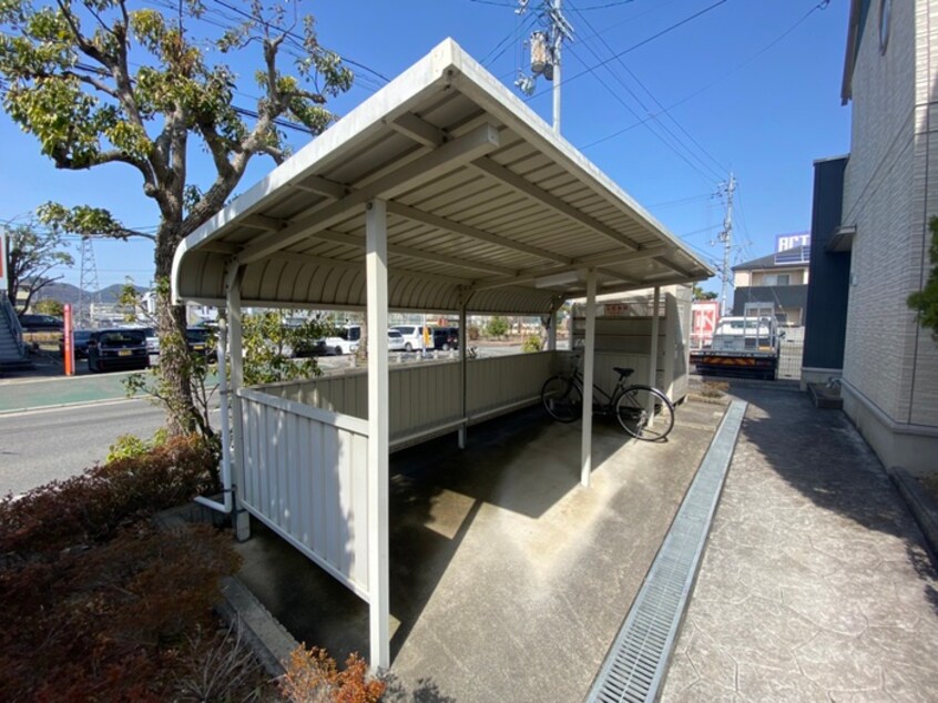 駐輪場 レセンテ出町　A棟