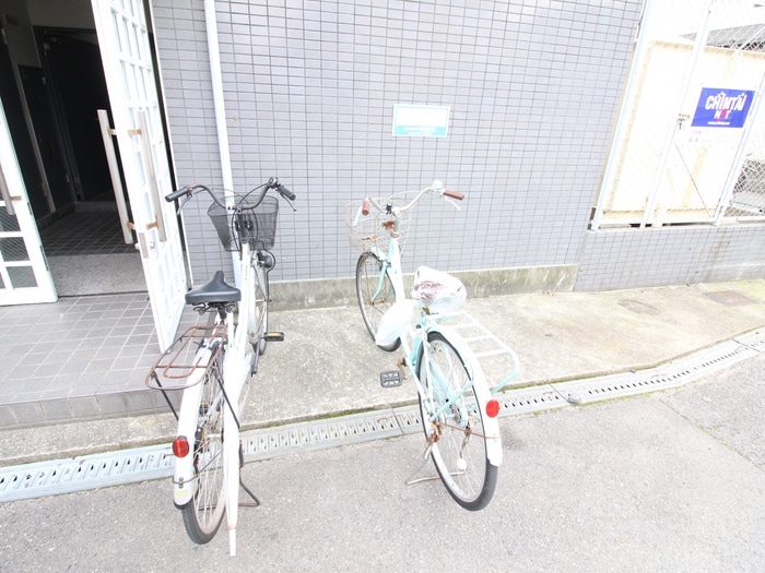駐輪場 エスパシオ