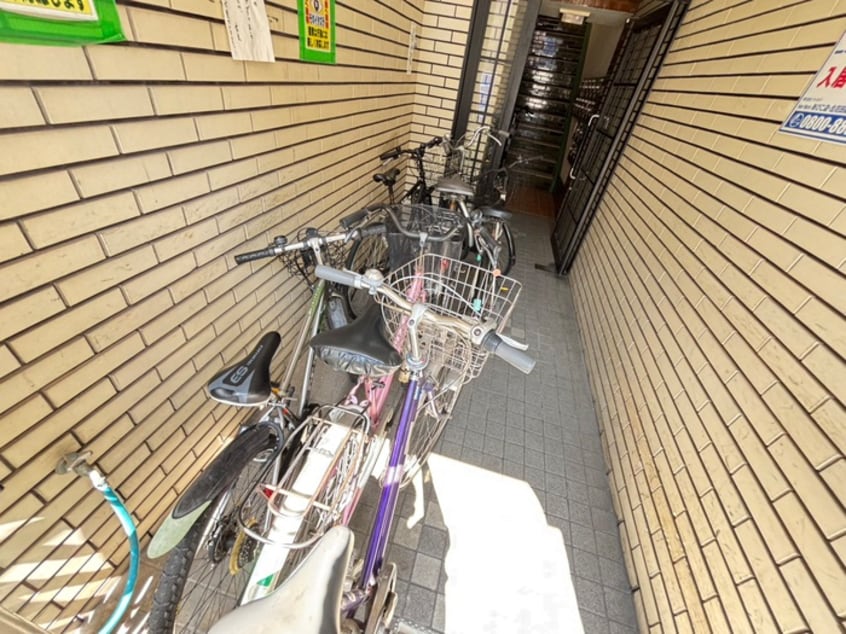 駐輪場 コ－ポ小林