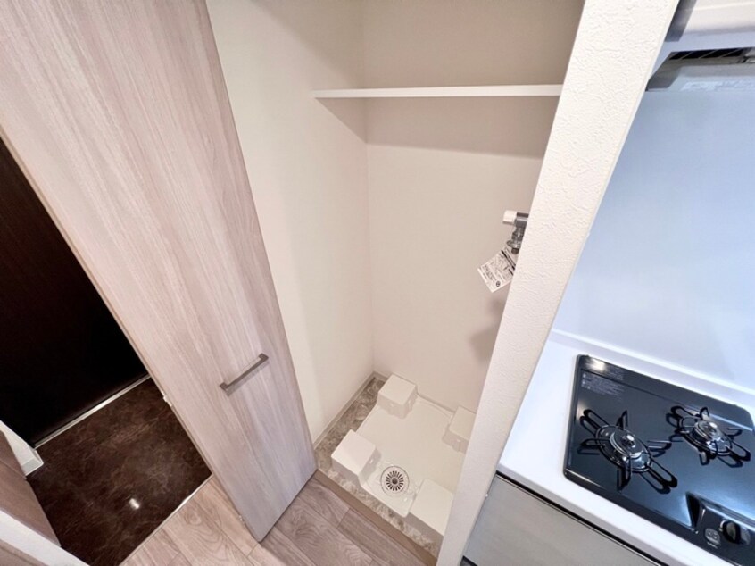 洗濯機置場 ﾜｰﾙﾄﾞｱｲ難波南PORTA(1105)