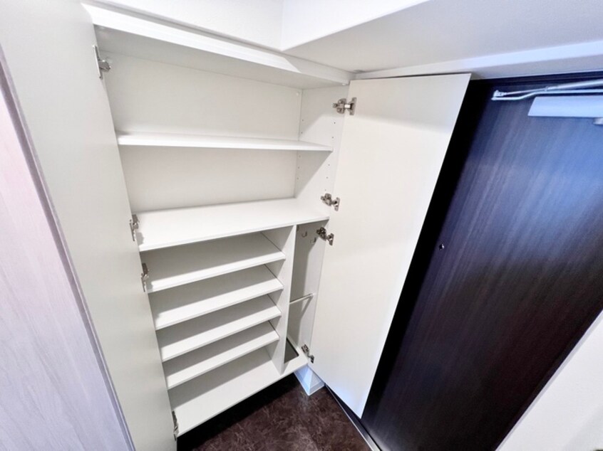 靴箱 ﾜｰﾙﾄﾞｱｲ難波南PORTA(1105)