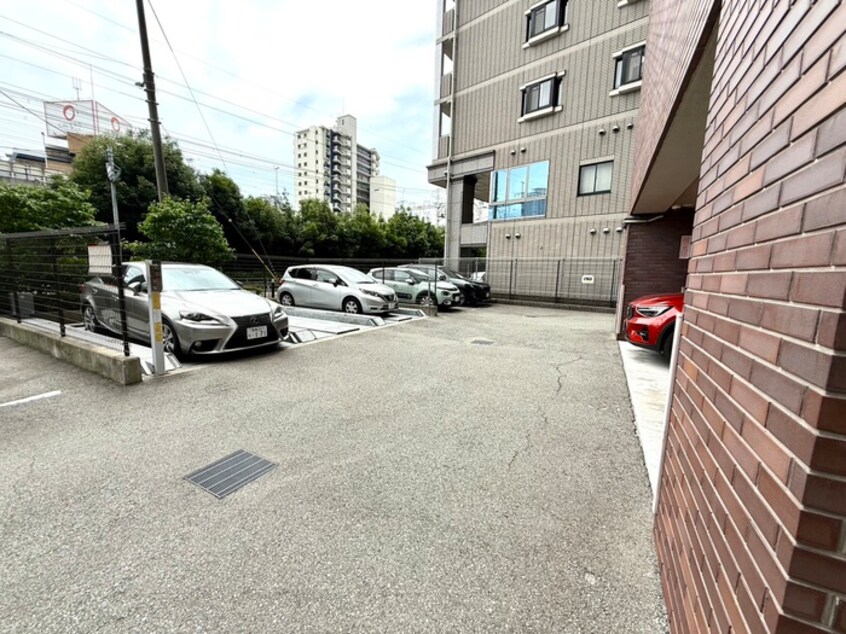 駐車場 ONE ROOF FLAT FUKUSHIMA