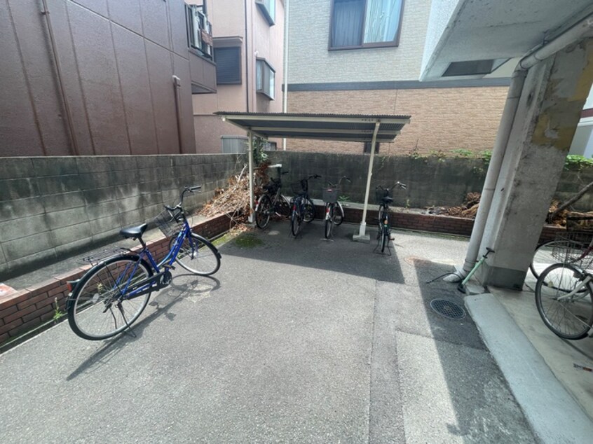 駐輪場 コーポラス理