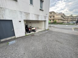 バイク置き場