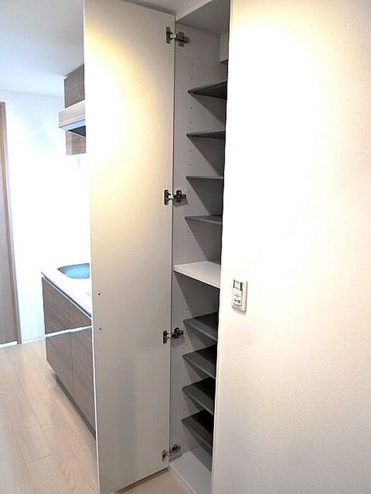 靴箱 ﾚｼﾞｭｰﾙｱｯｼｭ梅田NEX(703)