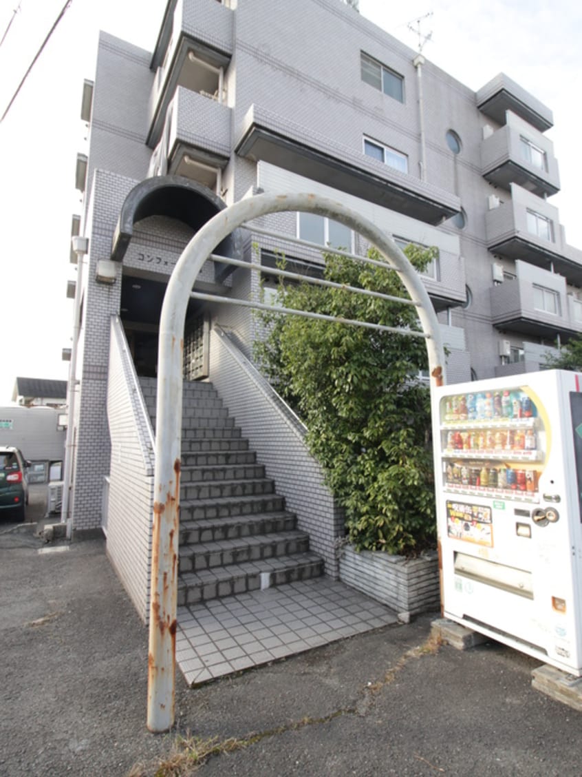 エントランス部分 コンフォ－ト長尾