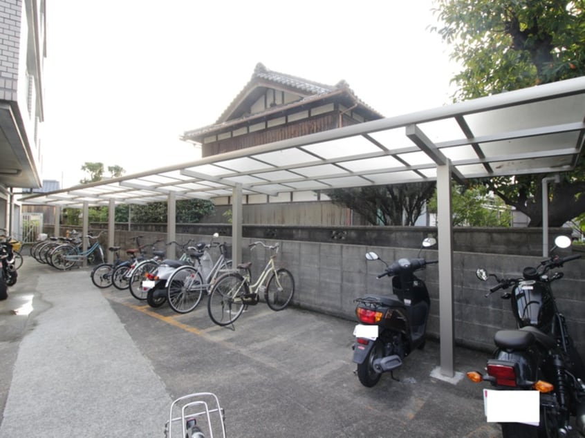 駐輪場 コンフォ－ト長尾