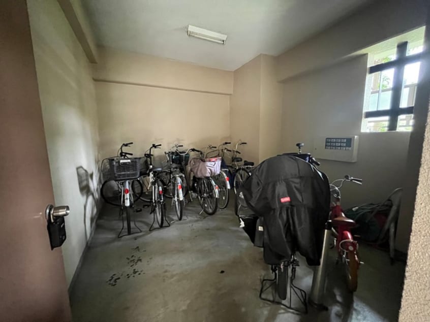 駐輪場 ロイヤル西宮北口