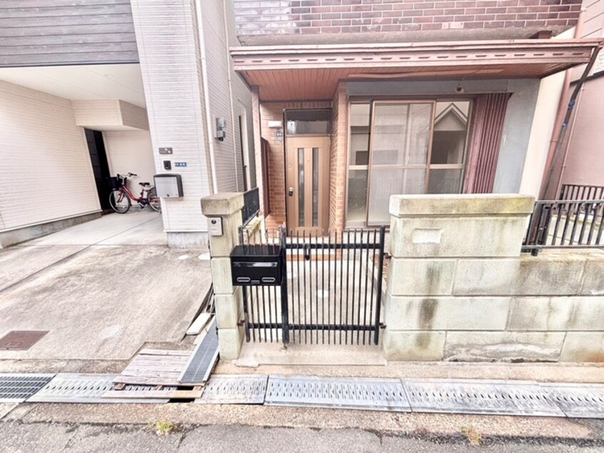 エントランス部分 寝屋川市緑町貸家