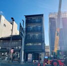 J&N三条神宮前の外観