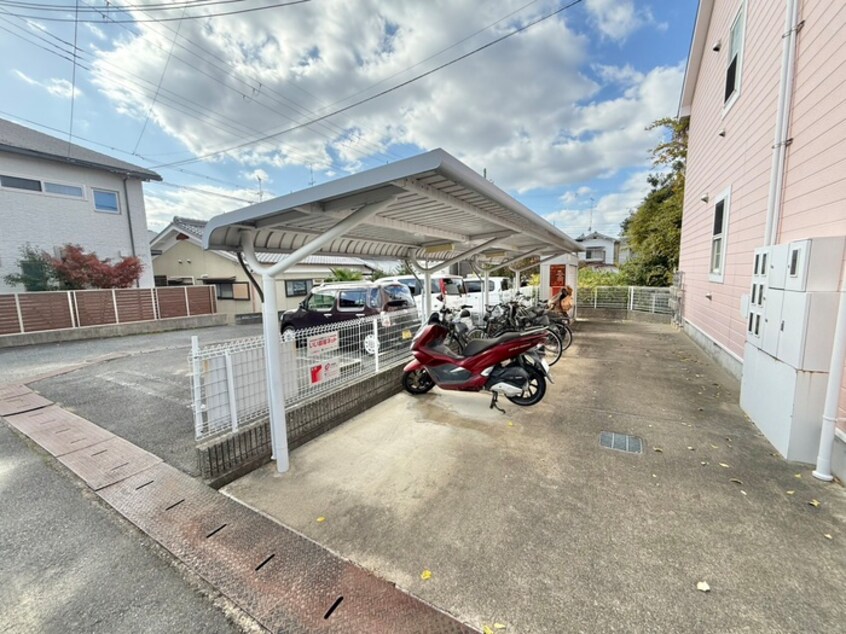 駐輪場 メゾン山城