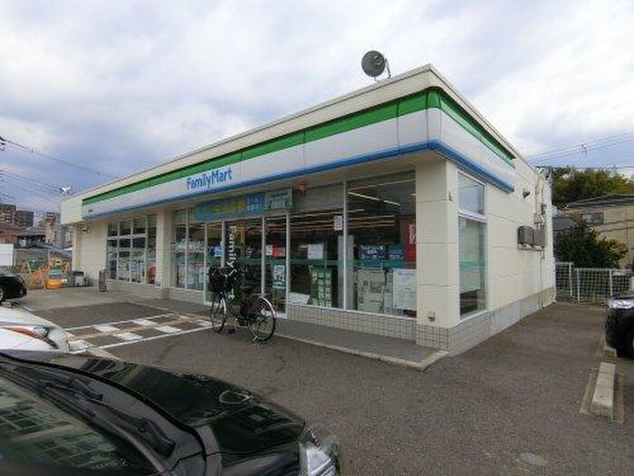 ファミリーマート(コンビニ)まで100m ＫＫラフィネ