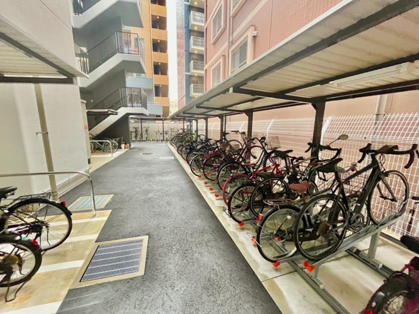 駐輪場 ア－バンドルフ天満